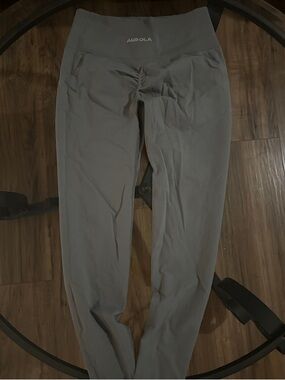 Aurola High-Waist Leggings in Light Gray